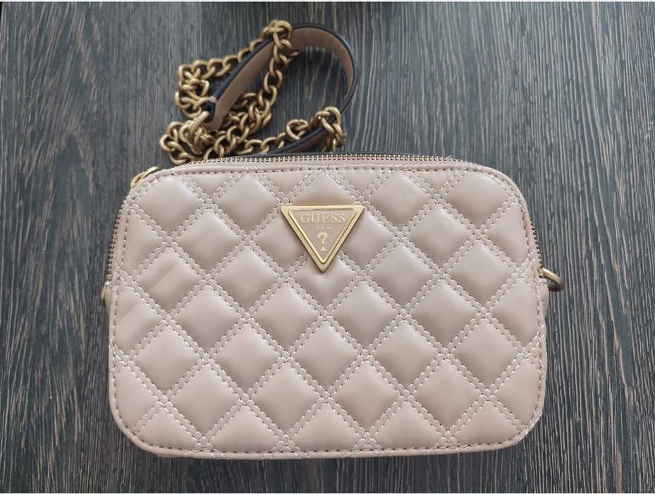Дамска чанта Guess