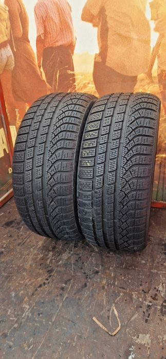 2 Anvelope Pirelli noi 235 40 R19 M+S . Dot 2021
