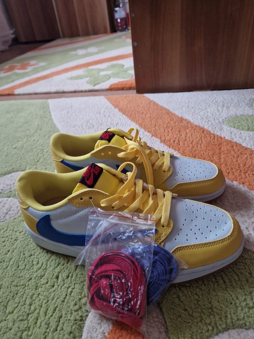 Travis Scott Air Jordan 1 Retro Low “Canary”