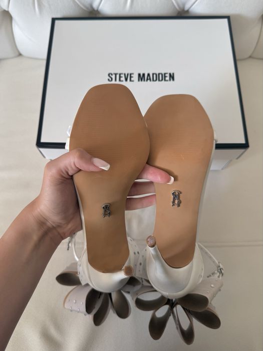Бели токчета Steve Madden