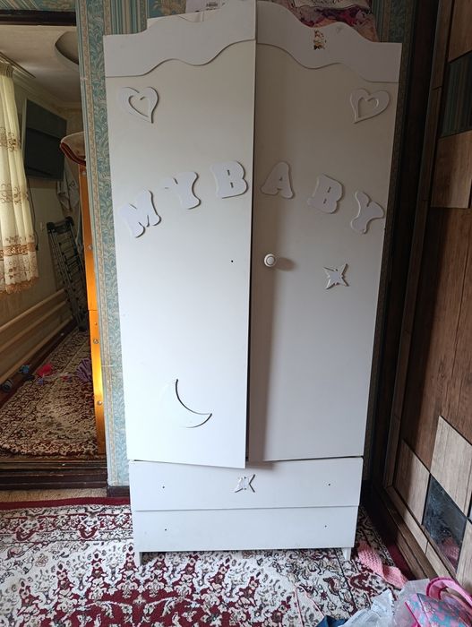 Bolalar shkafi sotiladi