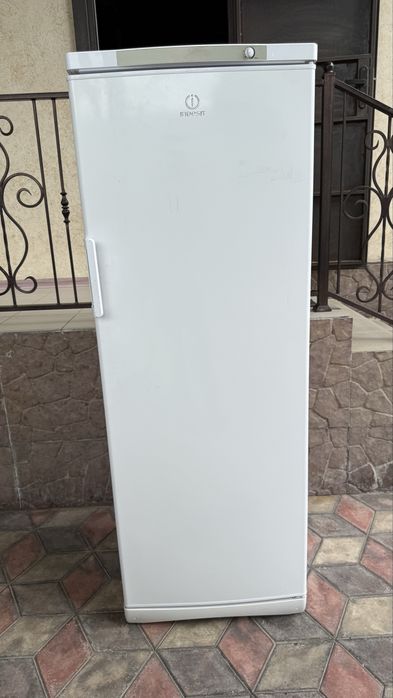 Срочно продам морозилник
