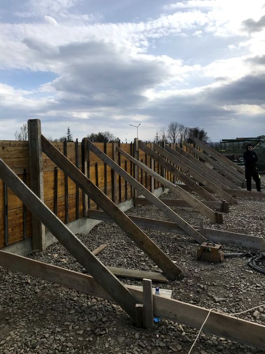 Execut garduri din beton armat