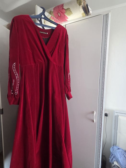 Продаю платье в отличном сост