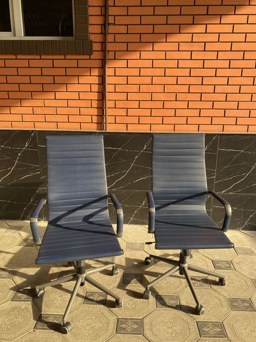 продам офисное кресло