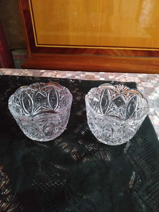 Продаются две хрустальные вазы