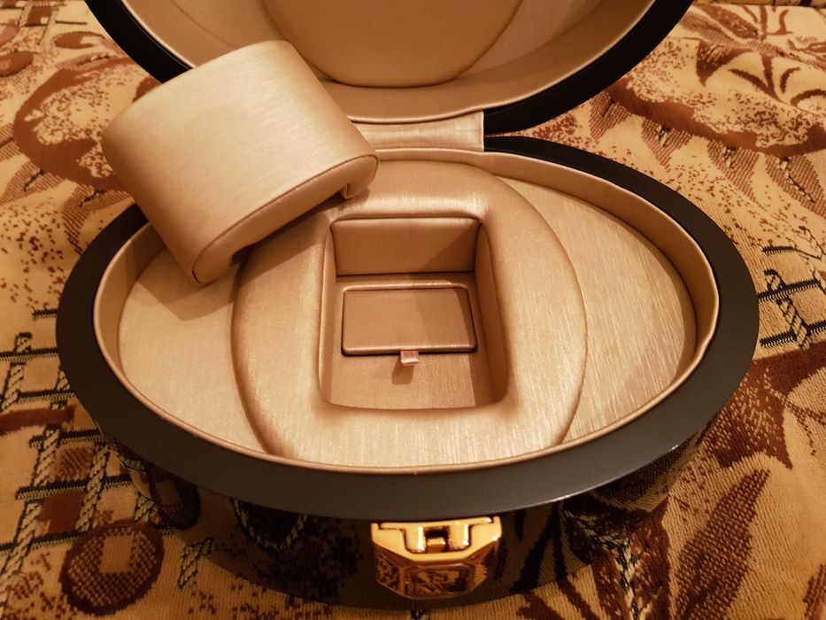 HARRY WINSTON- (Коробка от часов)