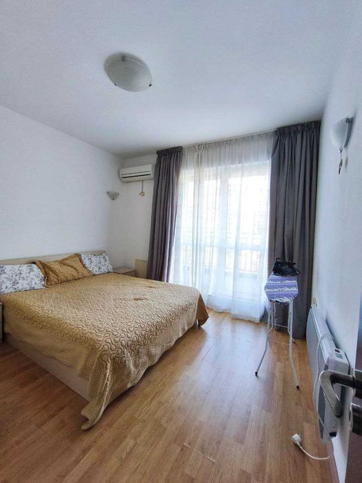 Двустаен апартамент с гараж в Бриз!