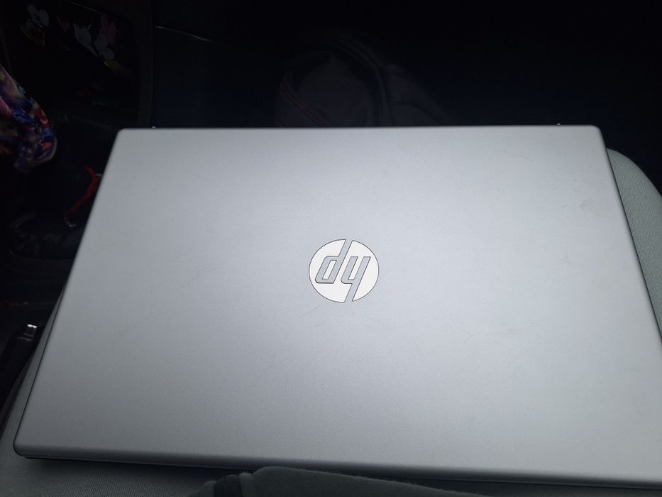 Laptop HP  cu încărcător