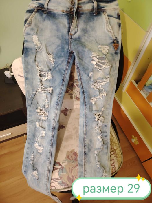 Продавам дънки, панталони