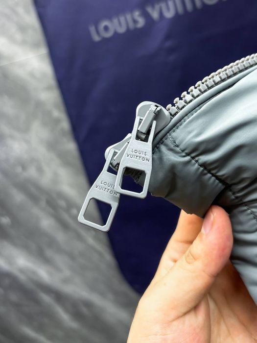 Geaca Louis Vuitton , calitate premium , pe stoc , M