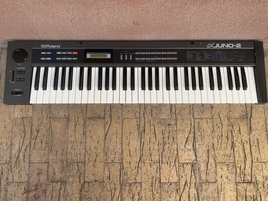 synth Roland Juno Alpha 2