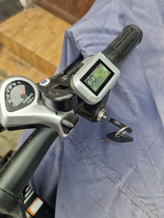 Bicicleta electrica pliabila cu suspensie