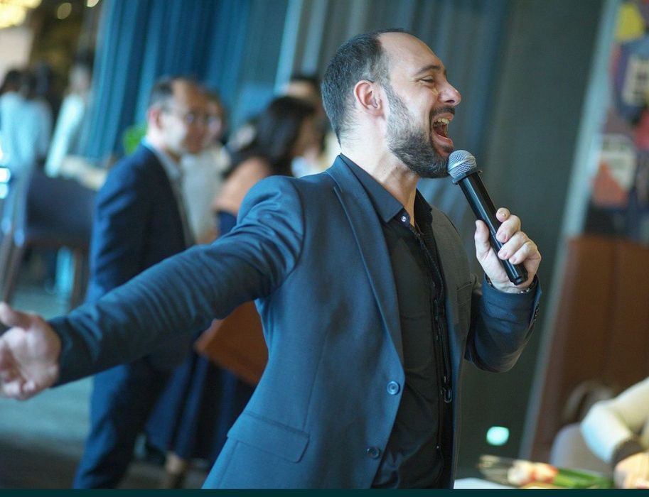 Вокалист на мероприятия