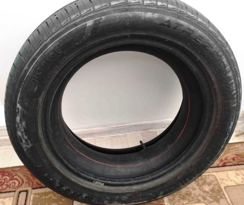 Продам одну летнюю шину Sailun Atrezzo с камерой (размер 215/55 R17)