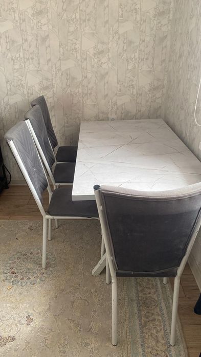 Продам кухонный мебель