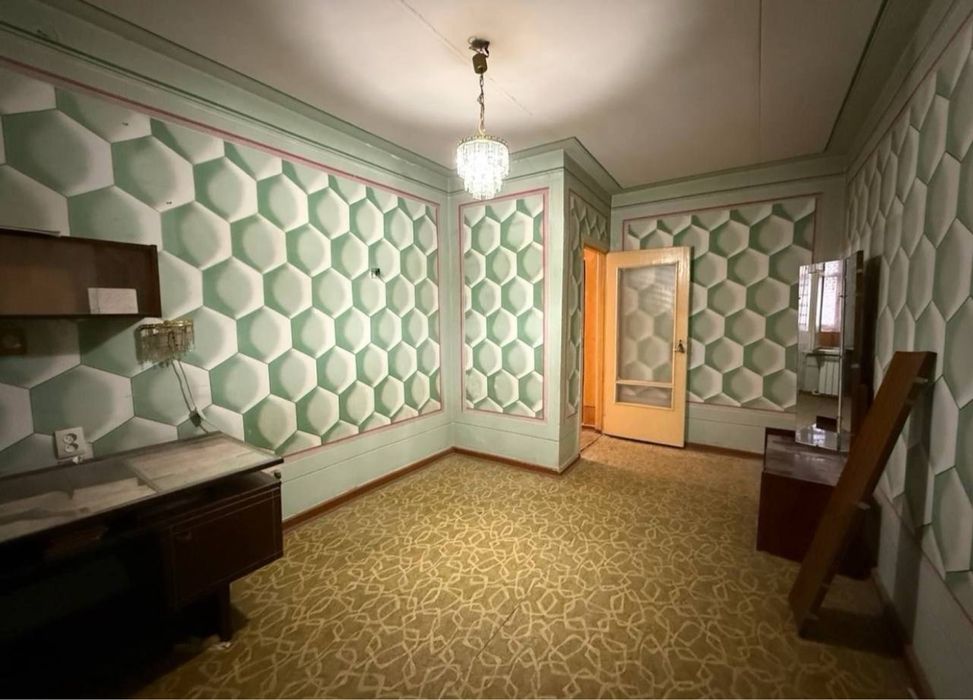 Цум. 110 школа.   2комн. 3этаж. Кирпич 60м2