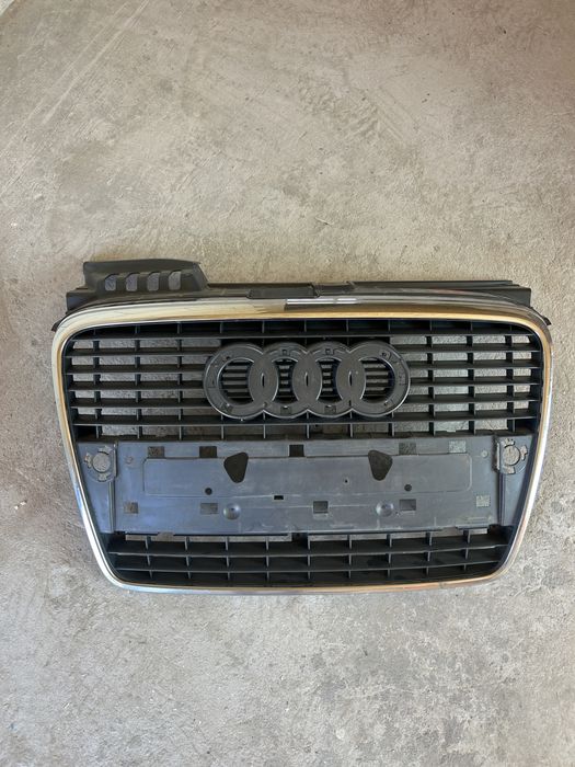 Grila bara fata audi a4 b7