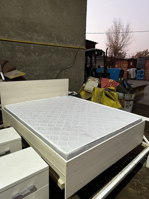 Кровать двуспальная