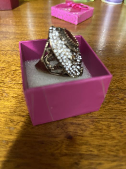 Кольцо с камнем