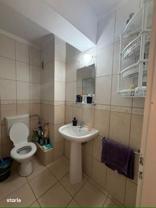 Apartament cochet, etajul 3/5, zona Edgar Quinet