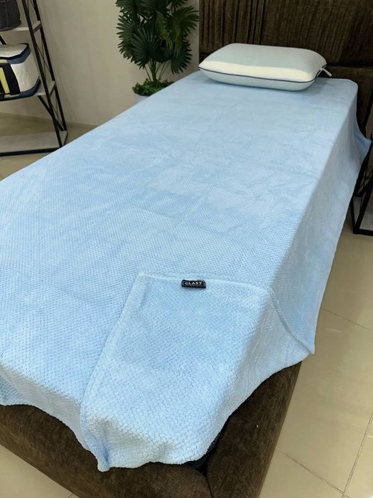 Мягкий плед в наличии