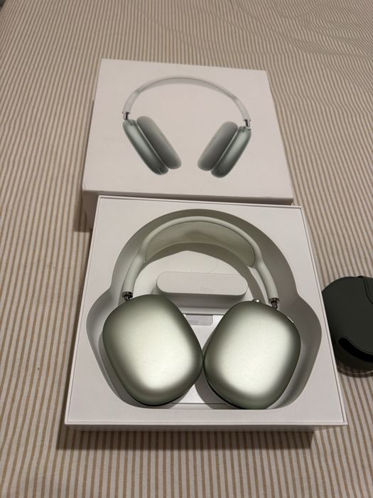 AirPods Max, green