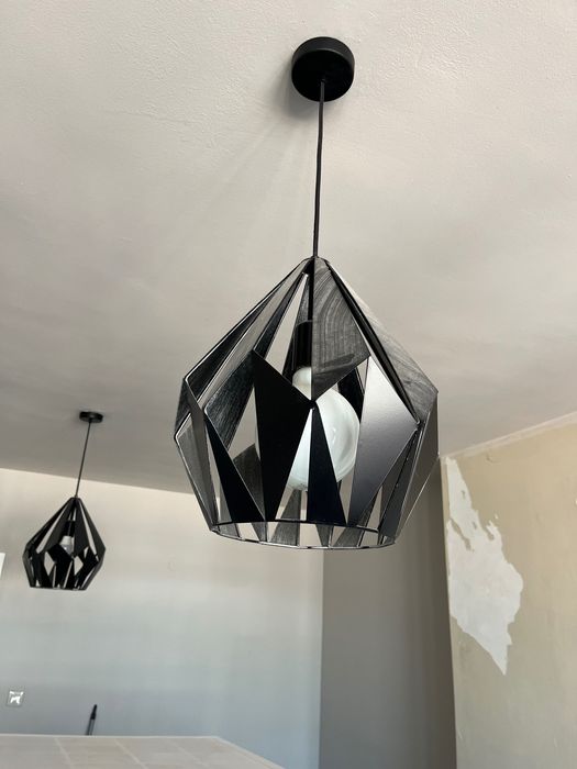 Два метални полилея