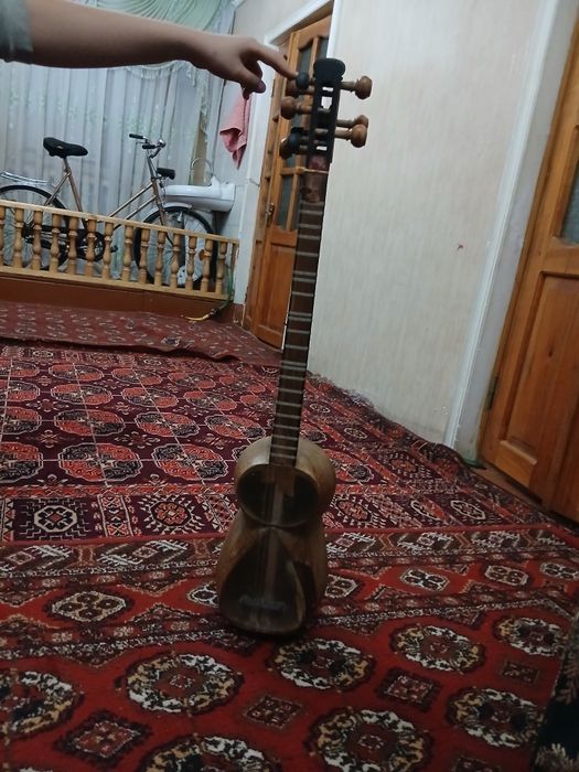 Rubob sotiladi yangi