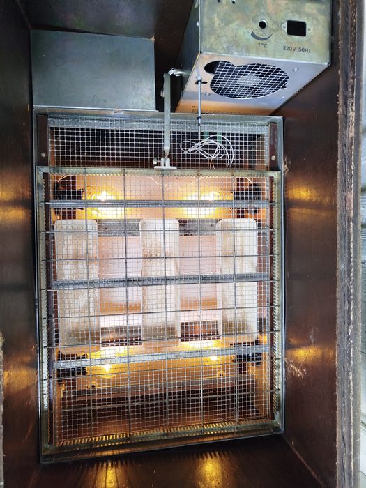 Продавам инкубатор