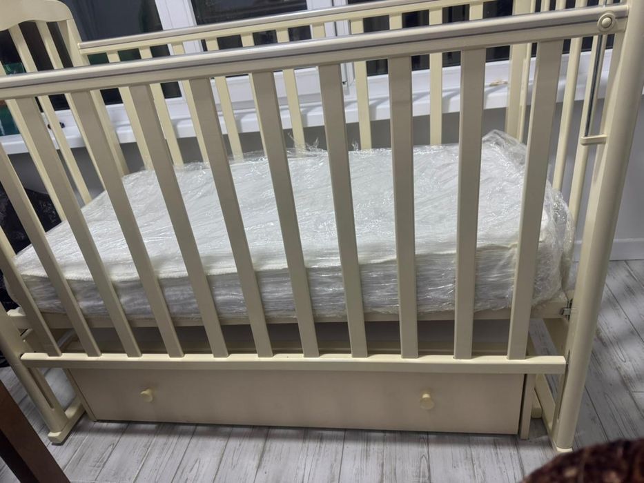 Продается детская уровать б/у