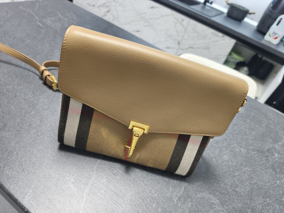 Vand geantă burberry nouă