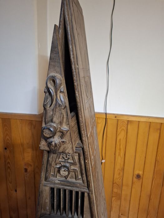 Етажерка за CD дискове