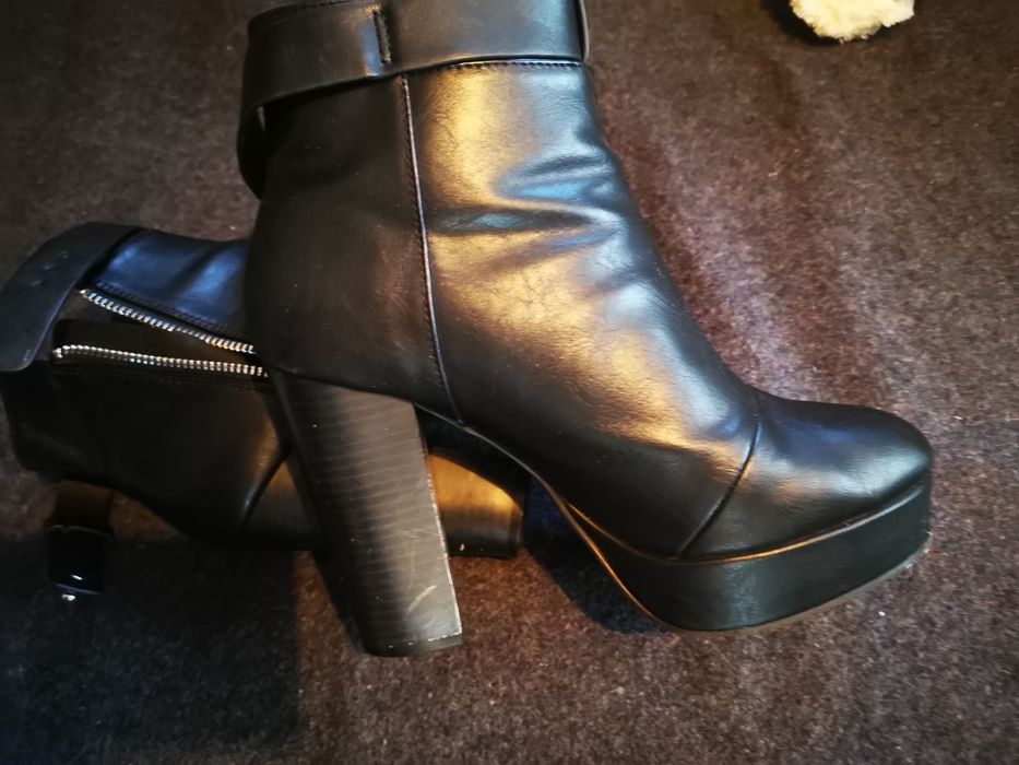 Botine din piele