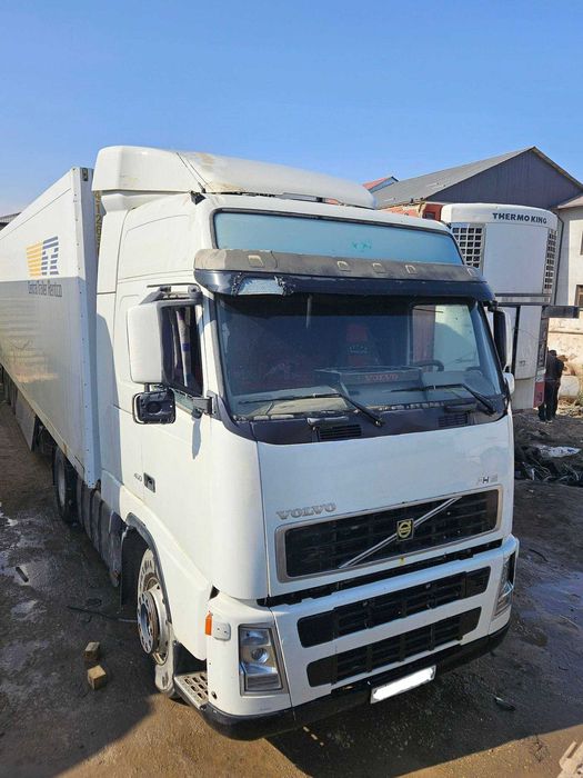 тягач Volvo FH12 2003 механика Volvo ва рефрижератор прицеп сотилади
