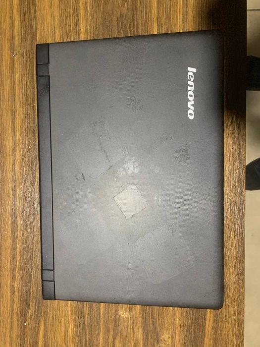 Ноутбук сотилади