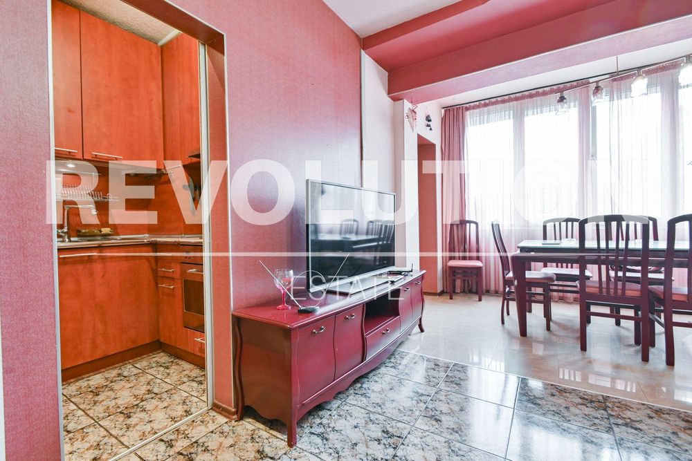 Дава се под наем Тристаен апартамент в София, Люлин 2 - 70 кв.м за 648.21 € - Снимка #1