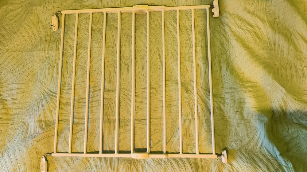 Vând poarta siguranță caini