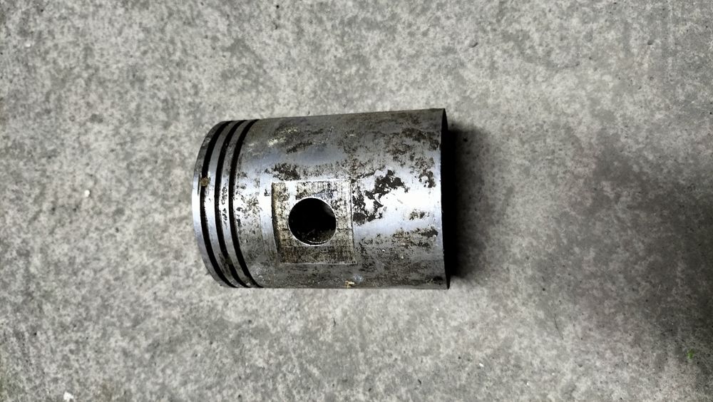 Продам поршень пускача...