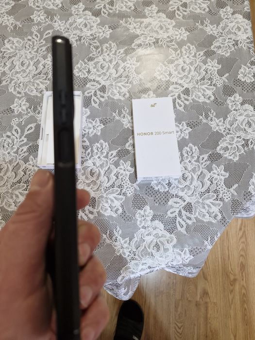 Продавам телефон Honor 200 Smart