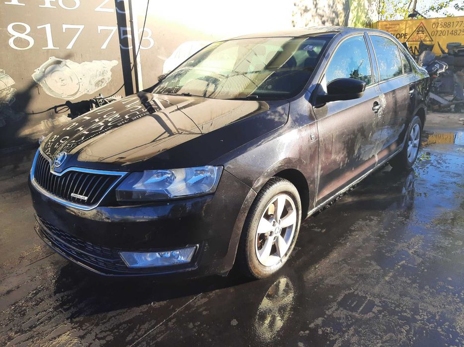 Dezmembrez Skoda Rapid 1.6 E5/CAYC/usa/bara/interior/volan/motor/cutie/capota/bara/plafon/stopuri/faruri