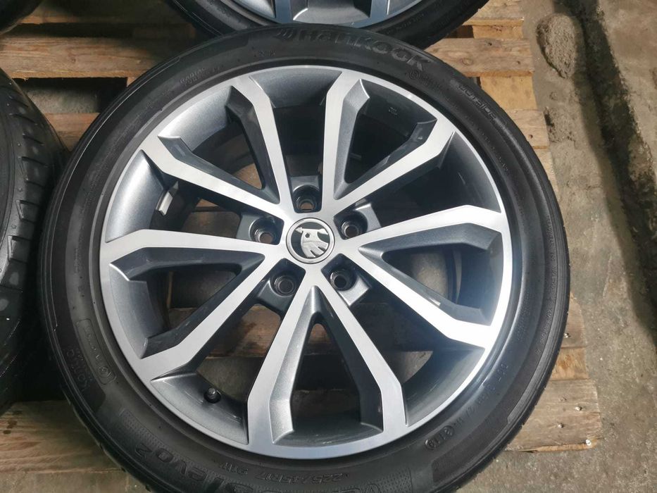 Jante Originale Skoda Octavia  III . R 17 cu anvelope de vara