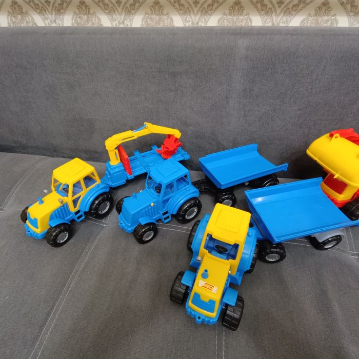 Продам игрушки по полям