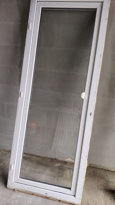 Usa balcon 210 cm inaltime  82 cm latime