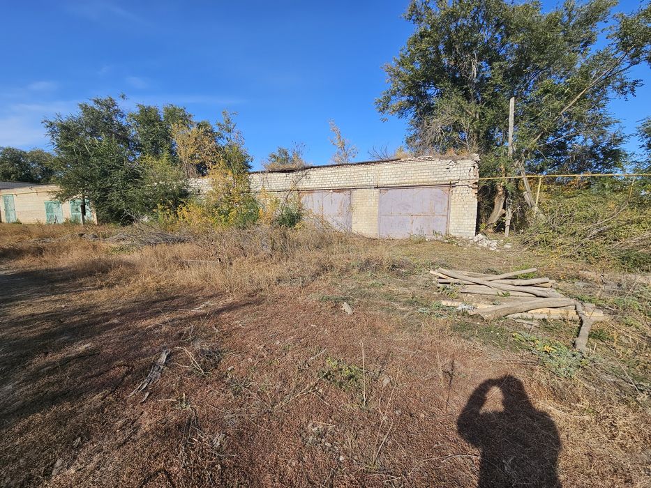 Продаётся коммерческое помещение с участком