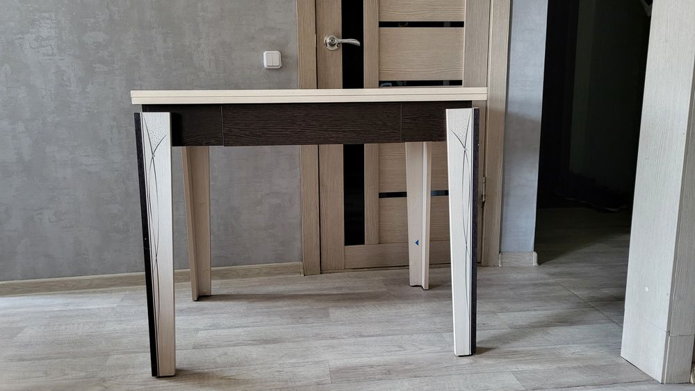 Продам обеденный стол- трансформер