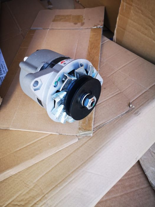Alternator tractor foat toată gama 12 v 24 v se poate trimite prin cur