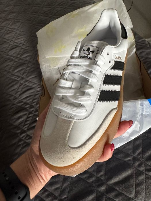 Новые кроссовки adidas
