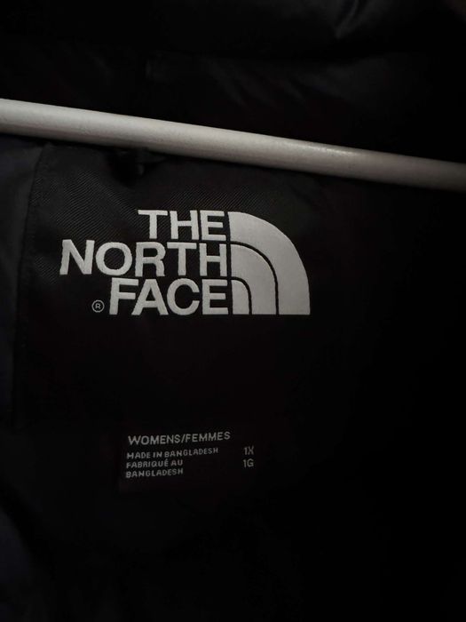 Vand geaca the north face,pentru femei.Marimea m