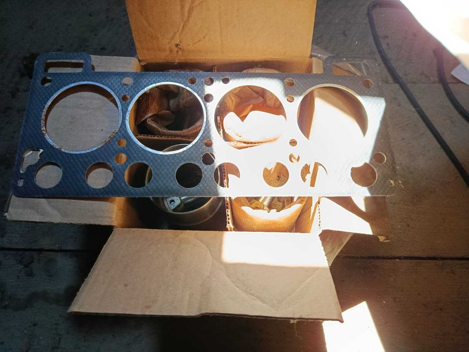 set motor dacia 1310